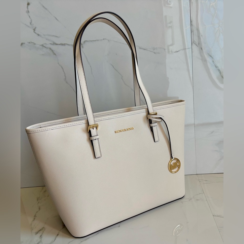 $378 Michael Kors JET SET MD LT CREAM LEATHER TZ TOTE BAG MK HANDBAG PURSE - Picture 4 of 9